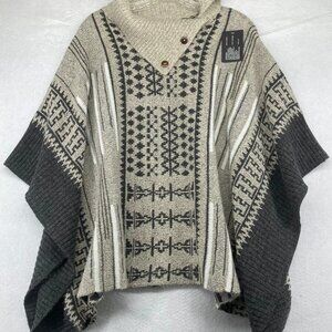Yaira Women's Gray Patterned Sweater Poncho Never worn